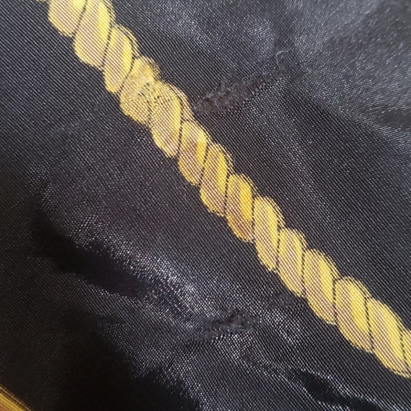 SunKgung Sa Silk scarf - Picture 6 of 6